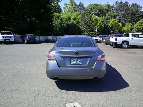 Used 2014 Nissan Altima 2.5 S w/ Display Audio Package FWD image 4