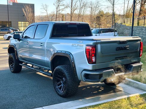 Used 2023 GMC Sierra 1500 Elevation w/ Preferred Package image 12