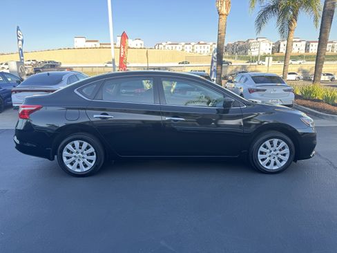 Used 2016 Nissan Sentra SV image 10