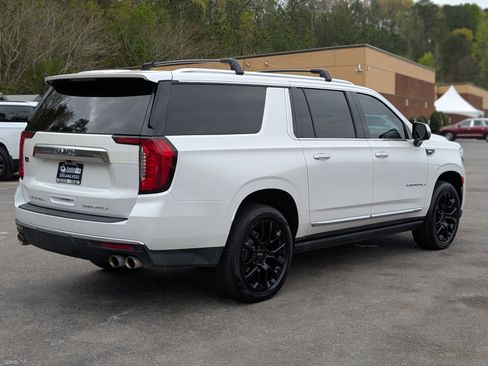 Used 2023 GMC Yukon XL Denali AWD/4WD image 9