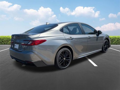 New 2026 Toyota Camry SE w/ Convenience Package FWD image 4