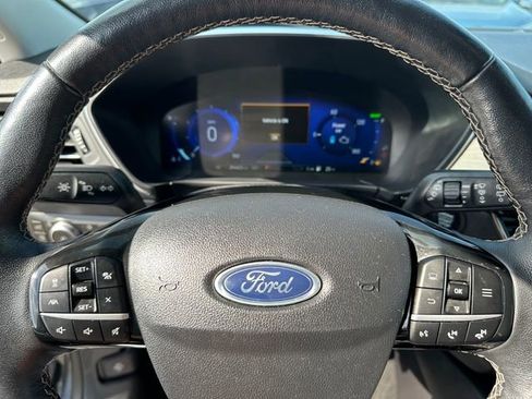 Used 2022 Ford Escape Titanium w/ Titanium Premium Package image 24