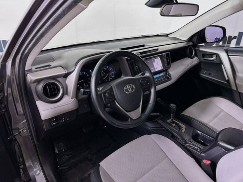 Used 2018 Toyota RAV4 XLE FWD image 10