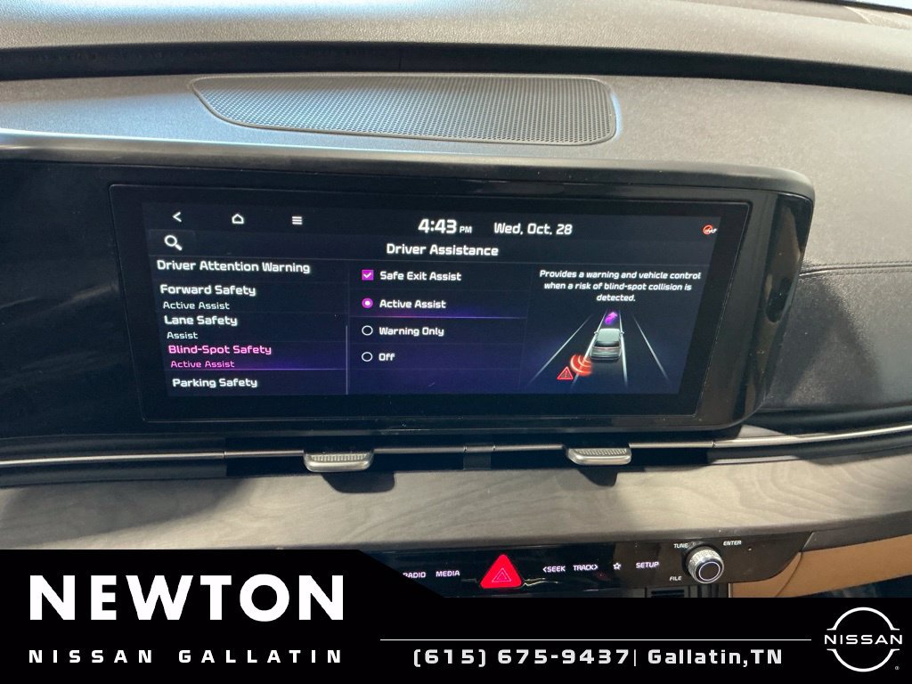 Used 2022 Kia Carnival EX FWD image 36