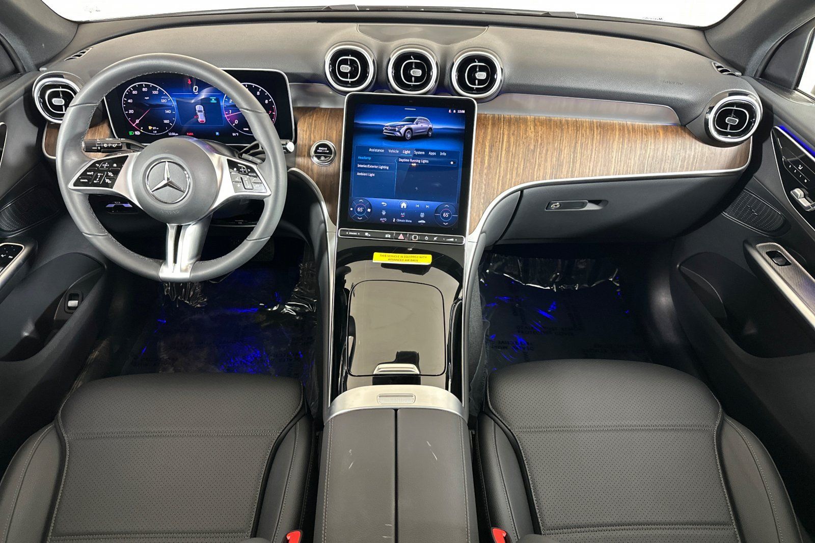 Used 2026 Mercedes-Benz GLC 300 image 12