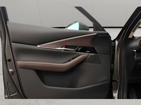 Certified 2025 MAZDA CX-30 2.5 Turbo w/ Premium Package image 12