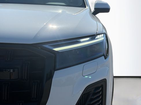 Used 2025 Audi Q7 3.0T Premium Plus AWD/4WD image 9
