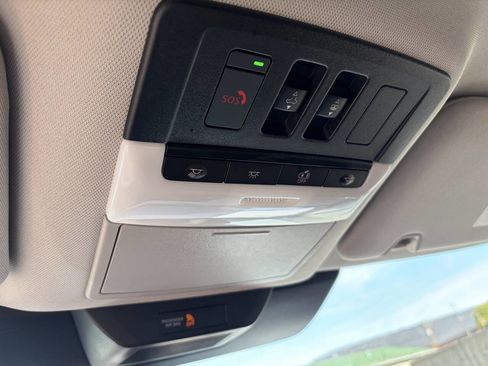 Used 2023 Nissan Pathfinder Platinum image 32