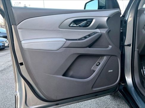 Used 2018 Chevrolet Traverse LT image 22
