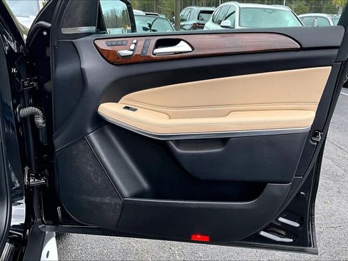 Used 2019 Mercedes-Benz GLS 550 4MATIC image 23