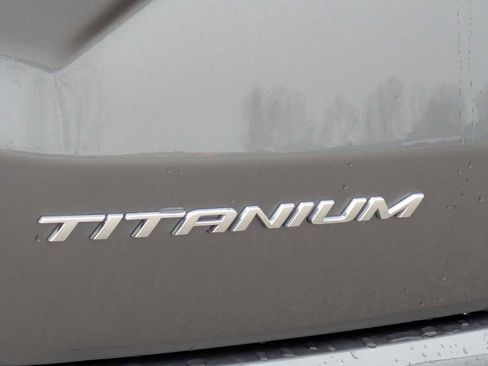 Used 2023 Ford Edge Titanium w/ Class II Trailer Tow Package image 12