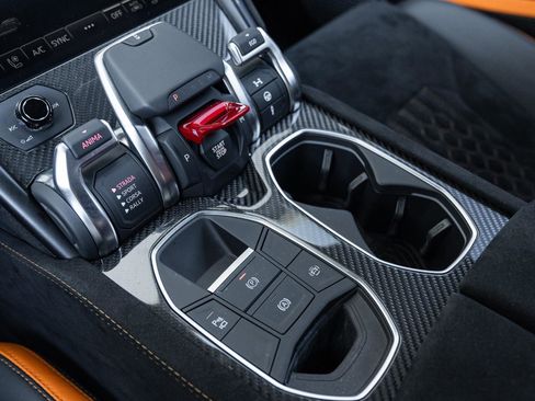 Used 2023 Lamborghini Urus Performante image 43