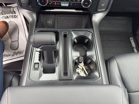 Used 2025 Ford F150 Lariat w/ Equipment Group 501A Mid image 18