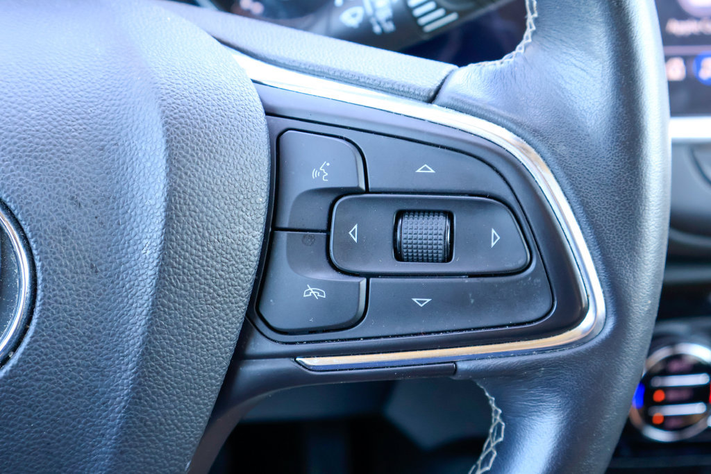 Used 2023 Buick Encore GX Essence w/ Experience Buick Package FWD image 14