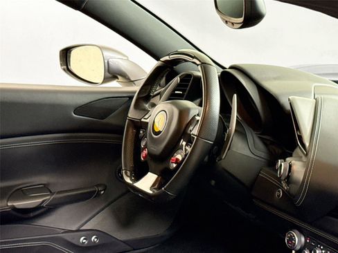 Used 2018 Ferrari 488 GTB image 29