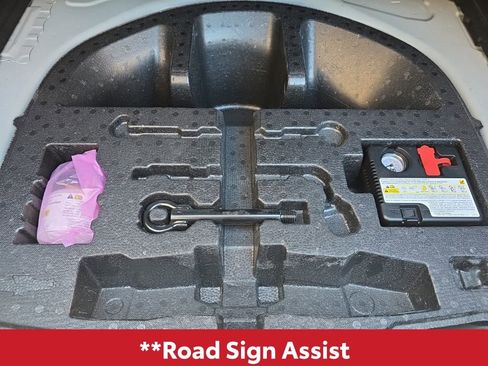 Used 2022 Toyota Corolla LE image 15