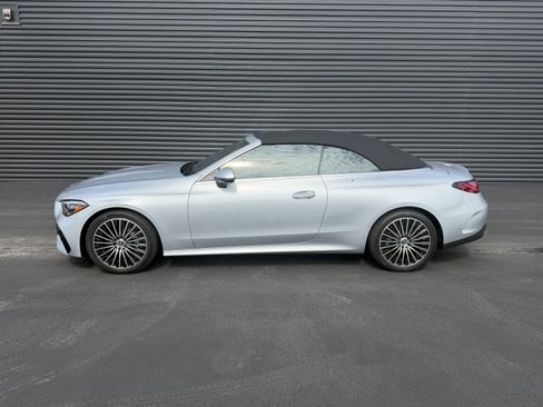 Used 2024 Mercedes-Benz CLE 300 4MATIC Cabriolet image 2