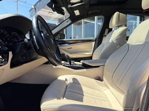 Used 2018 BMW 530i xDrive w/ Premium Package AWD/4WD image 25