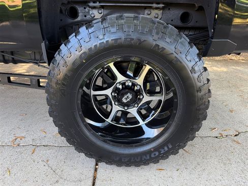 Used 2017 Chevrolet Silverado 2500 LTZ image 23