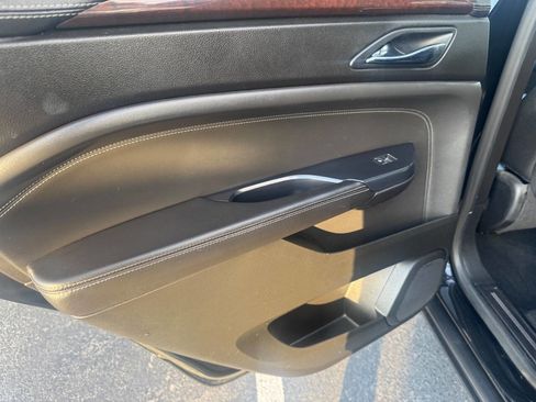 Used 2014 Cadillac SRX Luxury w/ Driver Awareness Package image 16