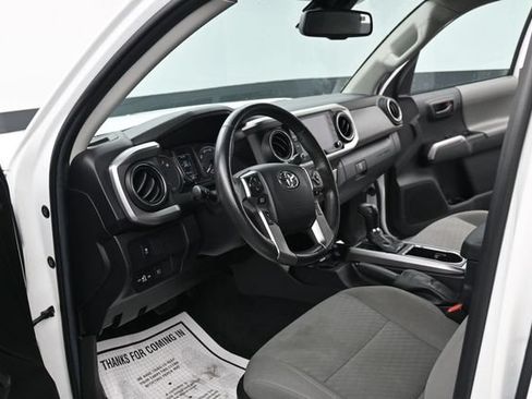 Used 2023 Toyota Tacoma SR5 w/ Technology Package RWD image 17