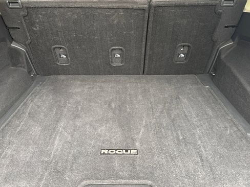 Used 2024 Nissan Rogue SV image 17