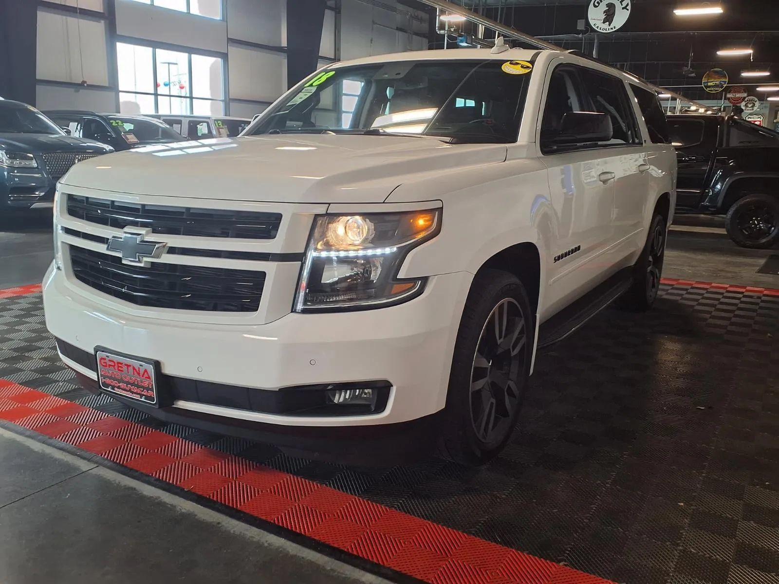 Used 2018 Chevrolet Suburban LT AWD/4WD image 4