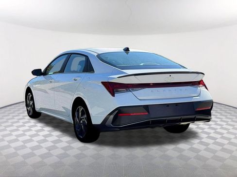 New 2026 Hyundai Elantra SEL Sport Premium FWD image 5