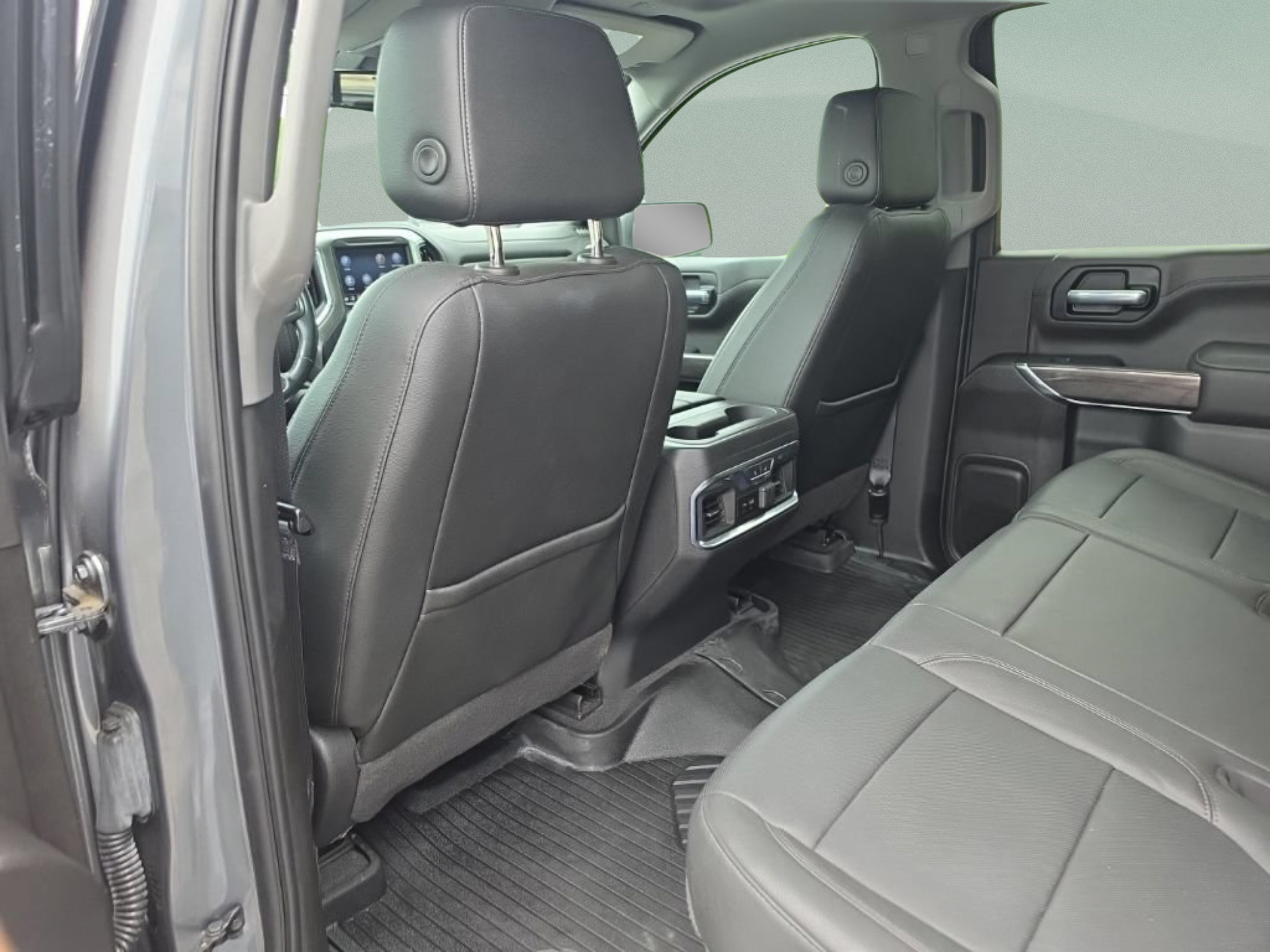 Used 2021 Chevrolet Silverado 1500 LTZ AWD/4WD image 28