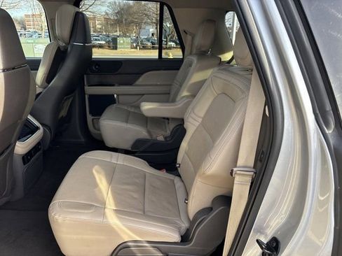 Used 2023 Lincoln Navigator L Reserve image 18
