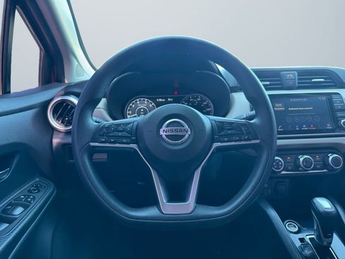 Used 2021 Nissan Versa SV image 11