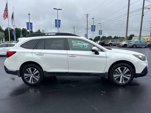 Used 2018 Subaru Outback 2.5i Limited AWD/4WD image 6