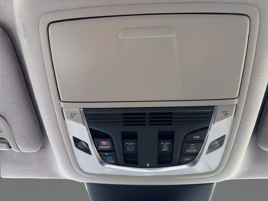 Used 2022 Acura MDX SH-AWD image 18