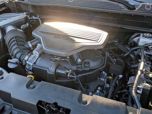 Certified 2025 Chevrolet Blazer RS w/ Driver Confidence II Package image 36