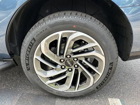 New 2027 Lincoln Navigator Premiere AWD/4WD image 23