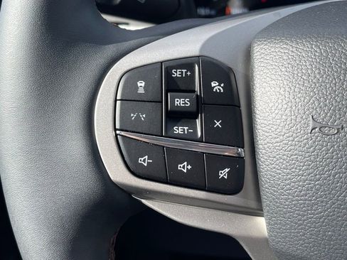 New 2026 Ford Explorer Active w/ Active Comfort Package image 7