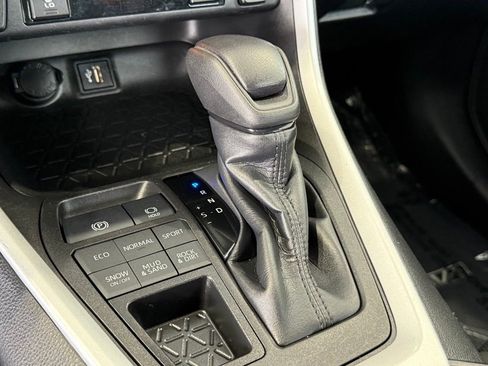 Used 2023 Toyota RAV4 XLE w/ Convenience Package image 30