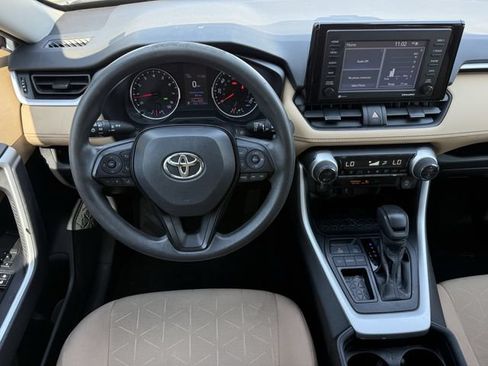 Used 2020 Toyota RAV4 XLE FWD image 12