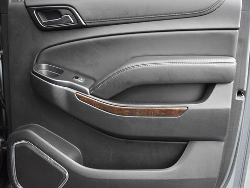 Used 2020 Chevrolet Suburban LT image 31