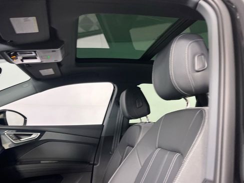 Used 2024 Audi Q4 e-tron Premium Plus w/ Premium Plus image 23