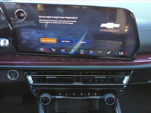 New 2026 Chevrolet Traverse Z71 w/ Driver Confidence Package image 12