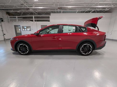 Certified 2025 Kia K4 EX FWD image 12