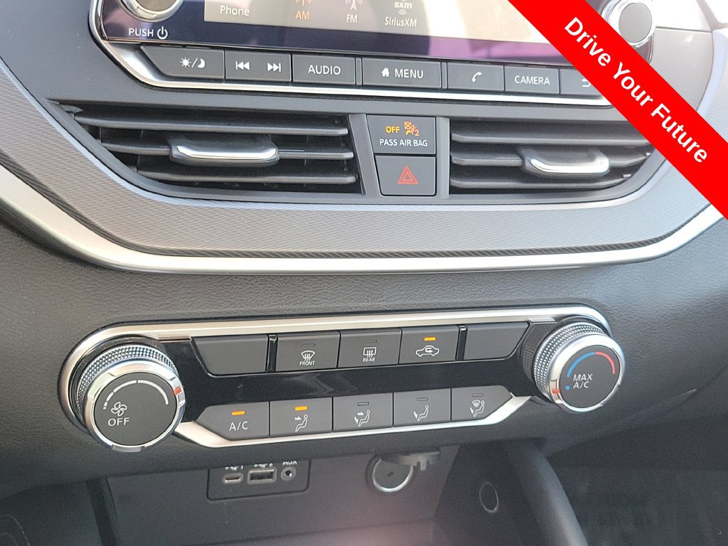 Used 2025 Nissan Altima 2.5 SR AWD/4WD image 12