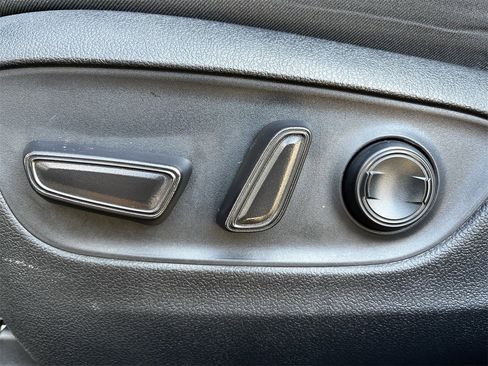 Used 2020 Toyota RAV4 XLE w/ Convenience Package image 25