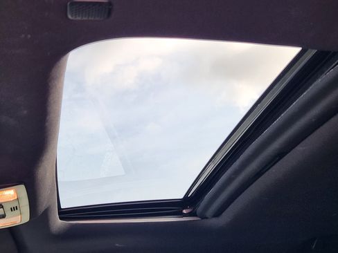 Used 2023 Toyota Tacoma Limited image 6