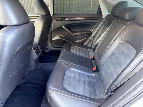 Used 2014 Volkswagen Passat TDI SEL Premium image 12