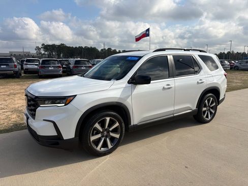 Certified 2023 Honda Pilot Sport image 4