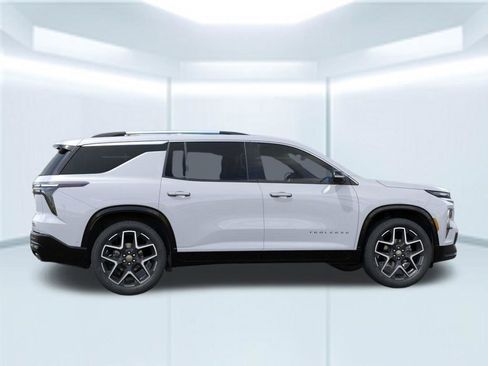 New 2026 Chevrolet Traverse High Country FWD image 8
