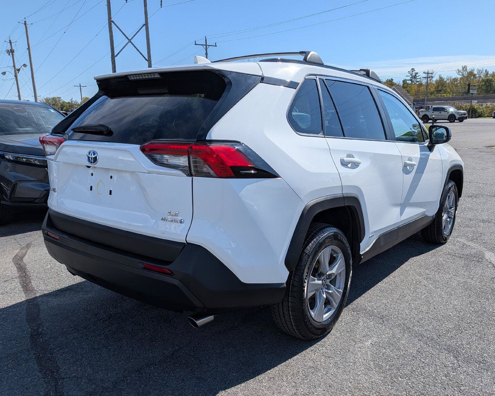 Used 2022 Toyota RAV4 LE AWD/4WD image 8
