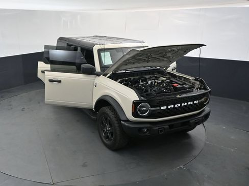 Used 2025 Ford Bronco Big Bend w/ Black Diamond Package AWD/4WD image 15
